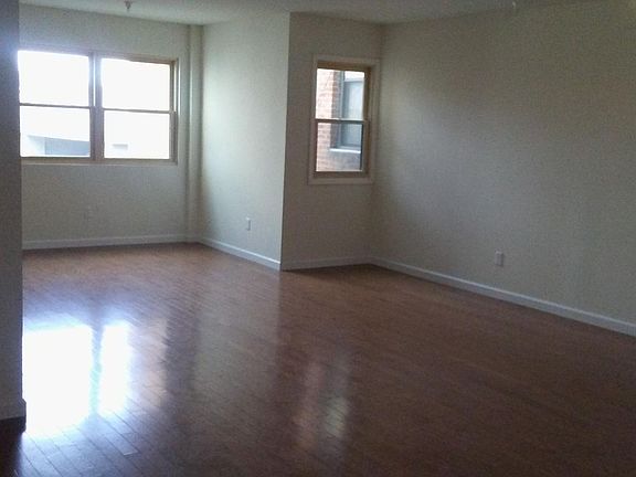 2nd image of 50 S Pearl St APT 305
