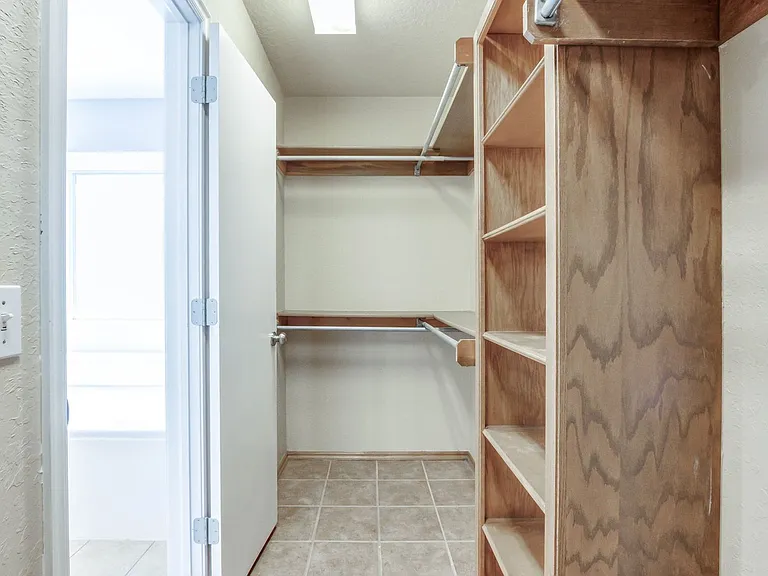 2701 Shady Tree Ln — Photo 29