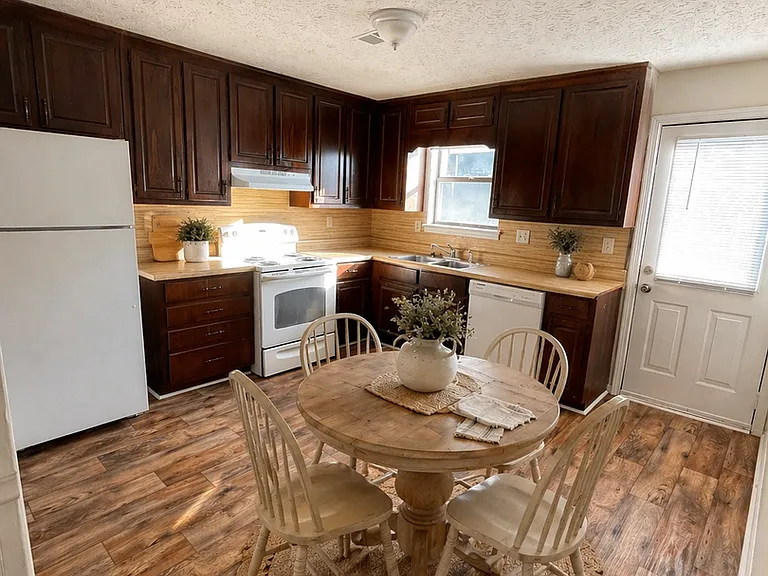 8832-8834 8836 West Hills Ct #LLC — Photo 5