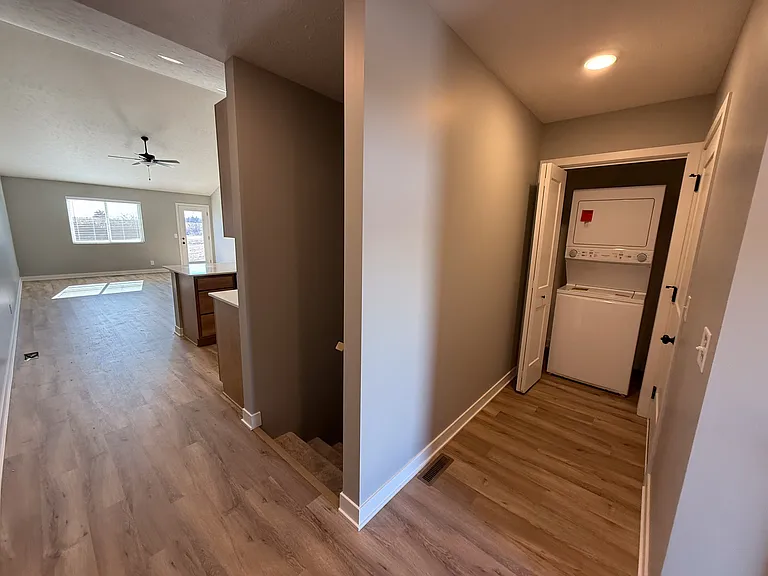4401 W Frazier Dr — Photo 3