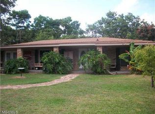 2121 Fulton Ave, Pascagoula, MS 39567