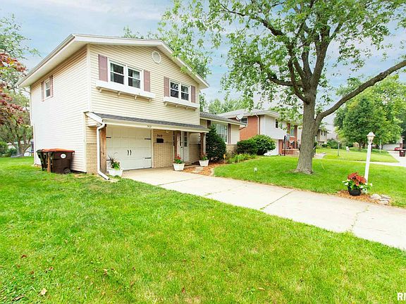 2nd image of 7419 N Piccadilly Pl