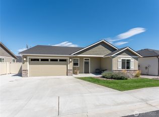 180 Pershing Cir, Wenatchee, WA 98801