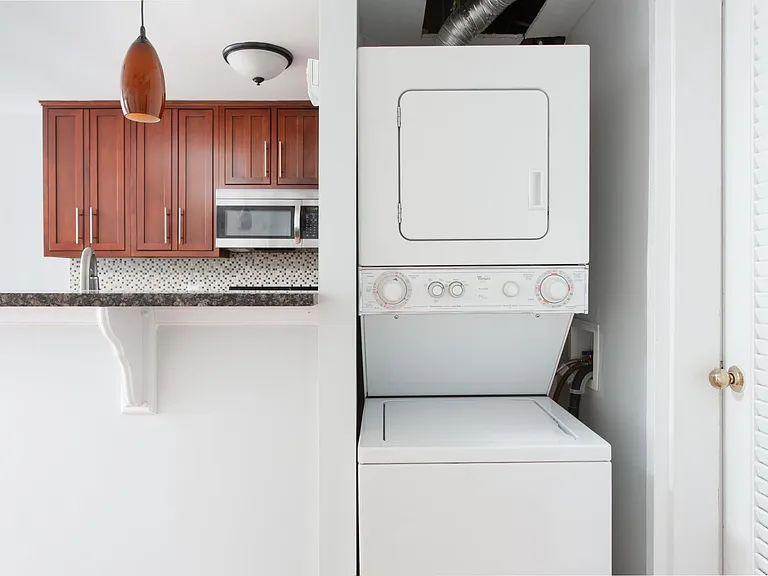 57 G St SW #B — Photo 12