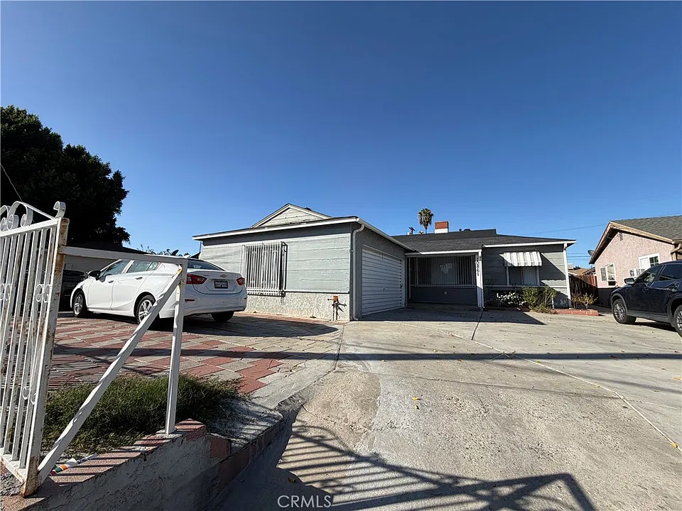 10861 Saticoy St