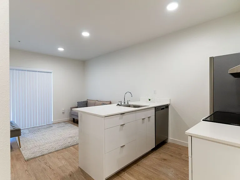 Welcome to Harborside Flats — Photo 28