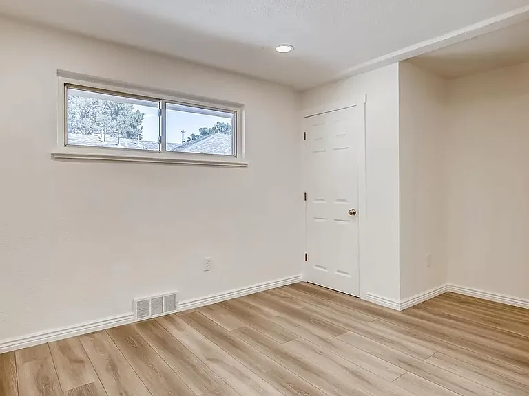 1526 N Wolff St — Photo 10
