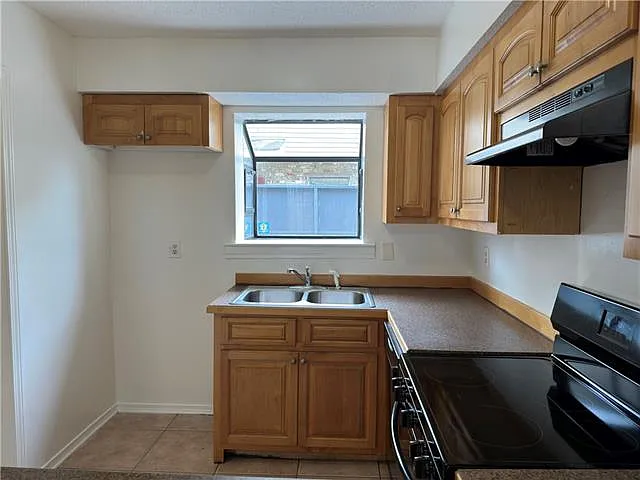 59 Carriage Ln #B — Photo 7