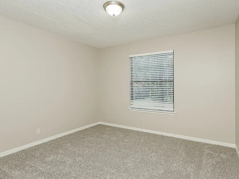 8315 Crosswind Rd — Photo 14