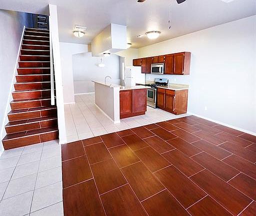 3rd image of 10132 Dyer St APT 5