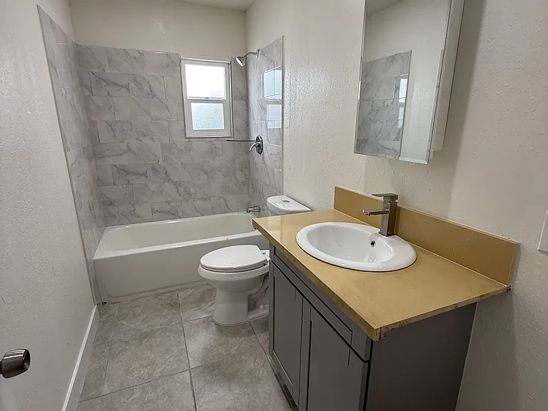 4770 Melrose Ave #4 — Photo 6