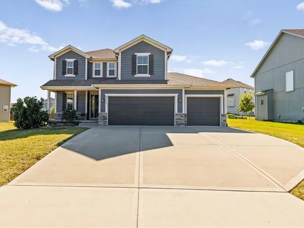 25137 W 147th Ct, Olathe, KS 66061
