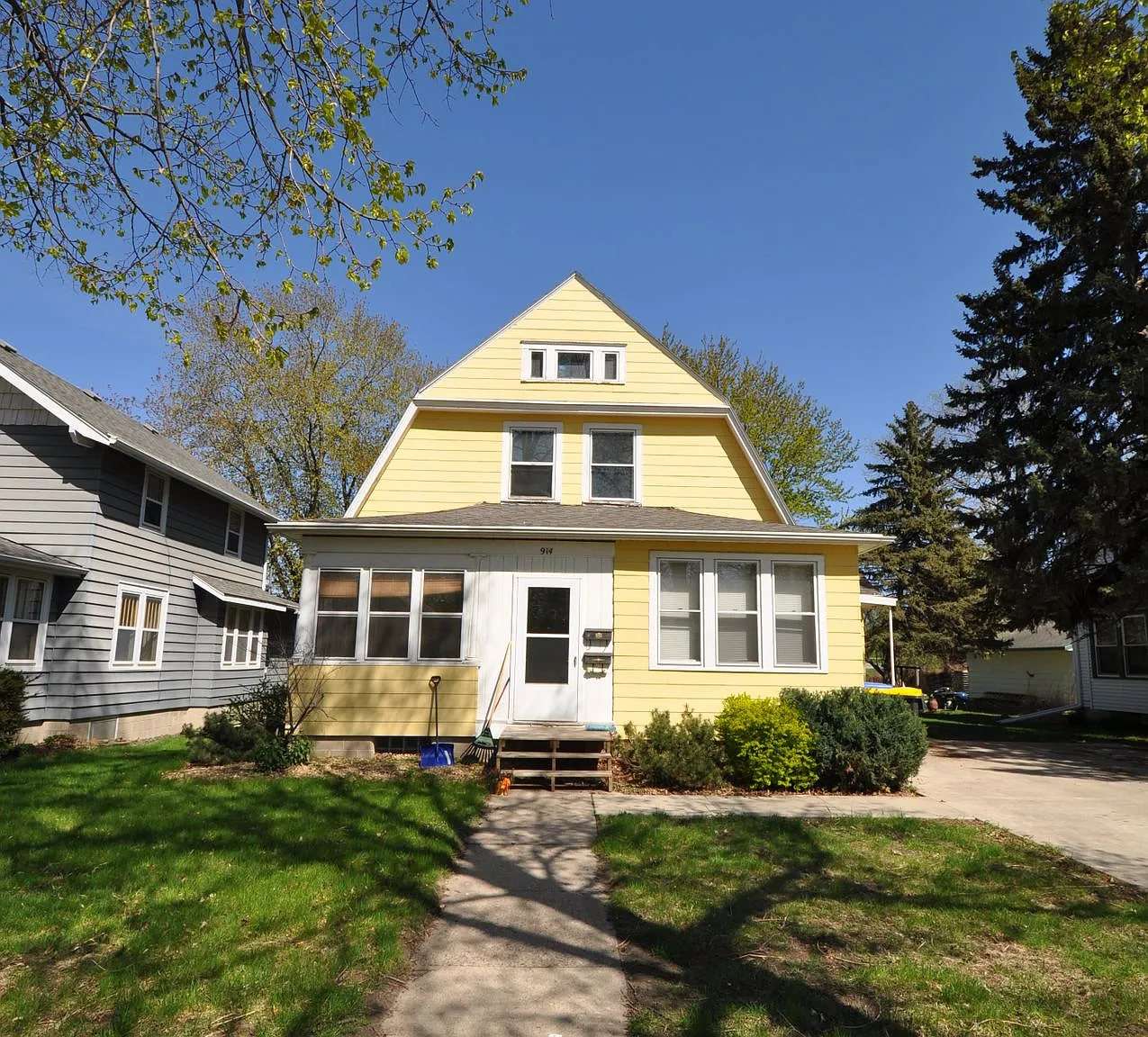 914 Lyndale — Photo 2