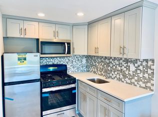 25632 Craft Ave APT 3, Jamaica, NY 11422