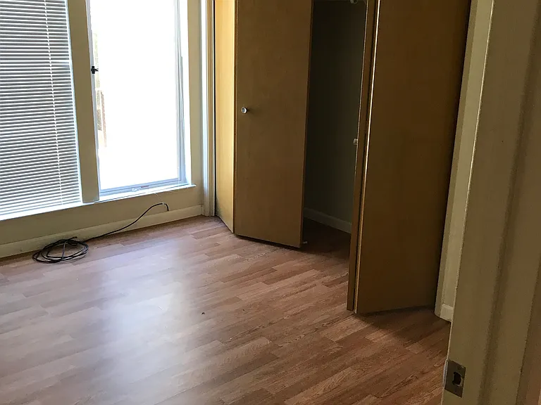 1528 Oxford St #8 — Photo 11