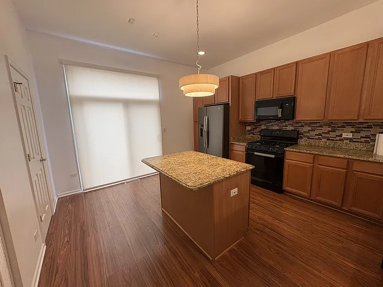 815 W University Ln — Photo 6