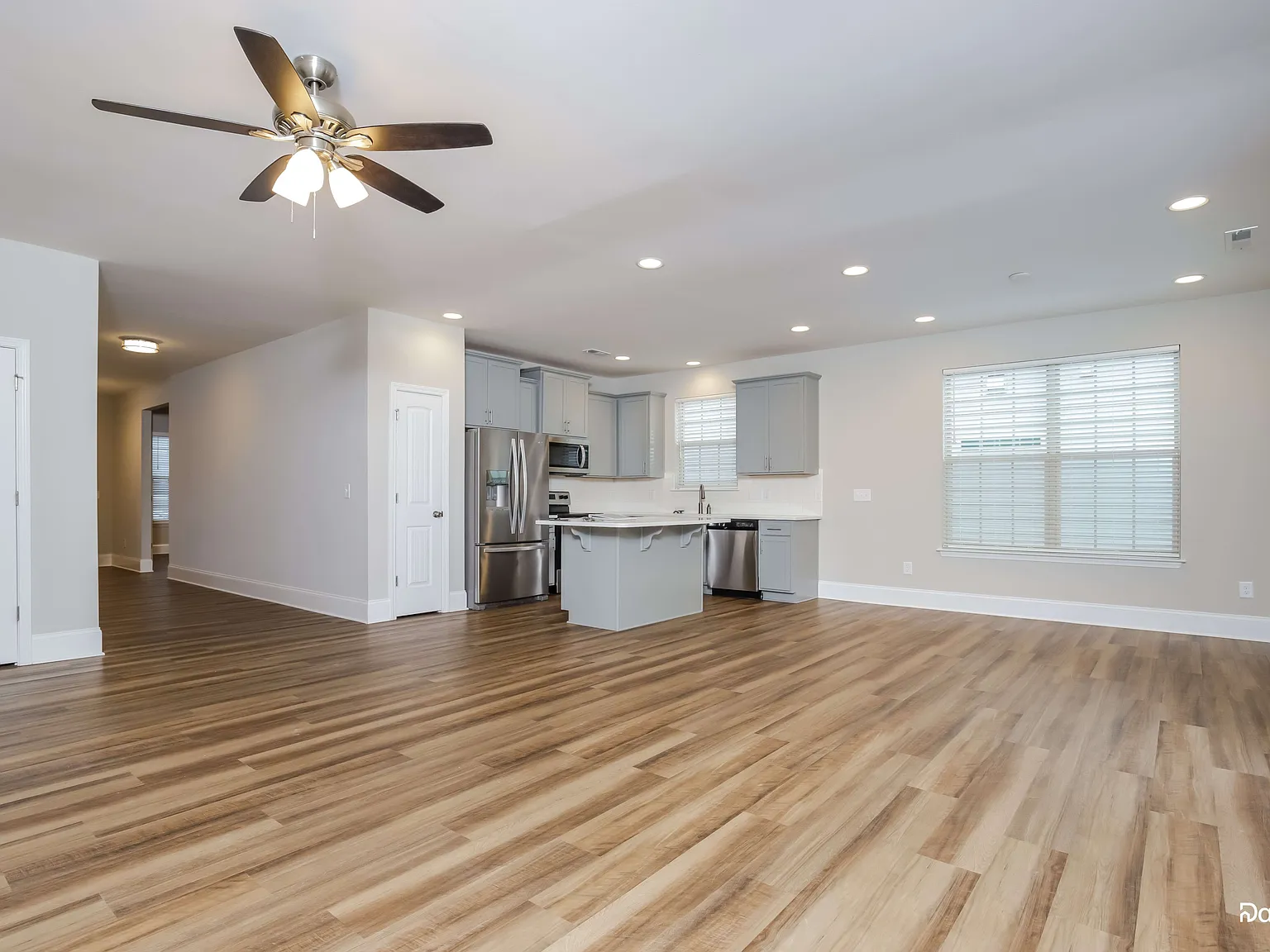 4 bed, 2.0 bath, 1854 sqft, $2,190 — Photo 3