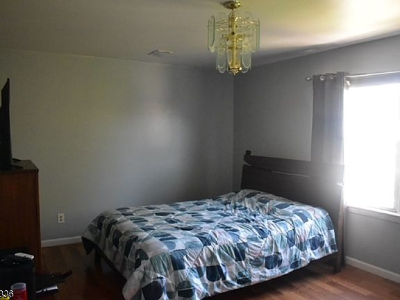 5th image of 511 Broadway
