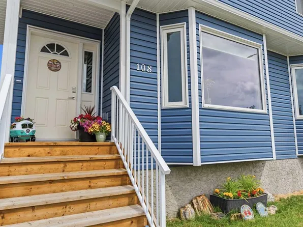 108 S Wellwood Dr, Whitecourt, AB T7S 0C6