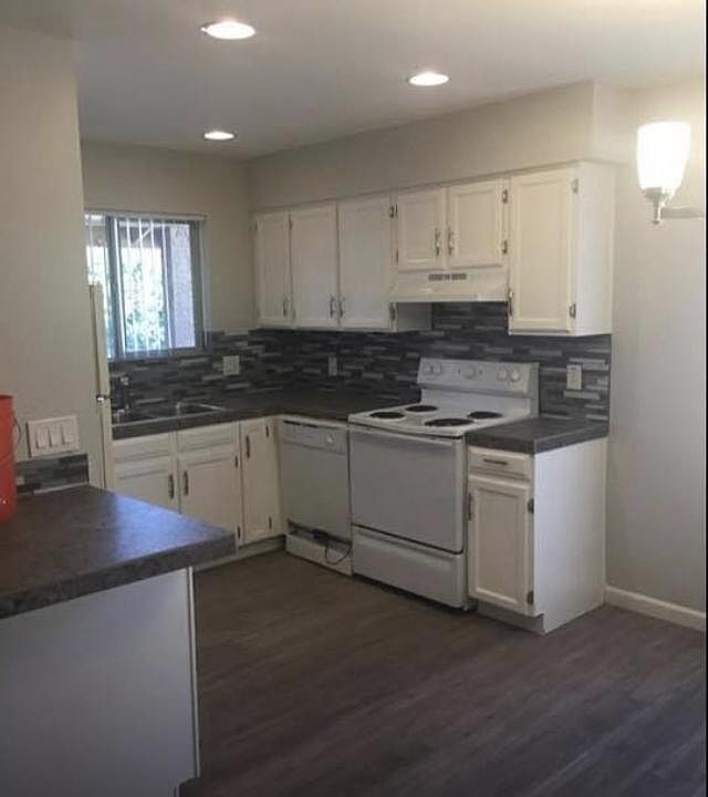 1st image of 924 N Revere Unit 201