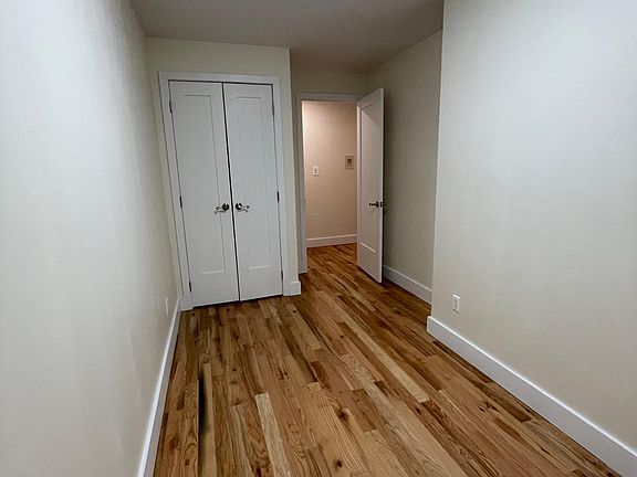 5th image of 2147 E 17th St APT 1D