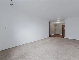 26-25 Union Street, #6A