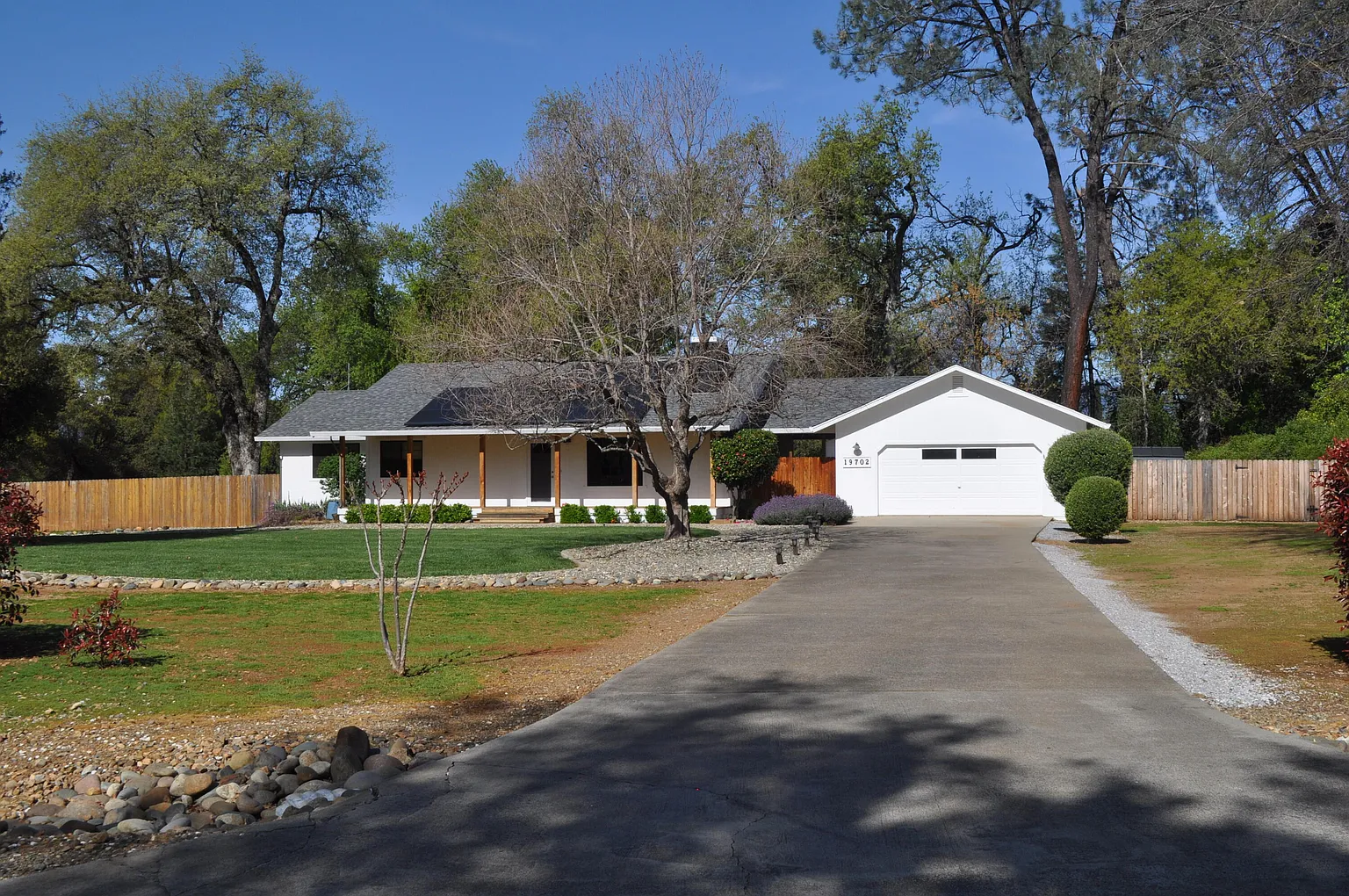 19702 Midland Dr photo 1