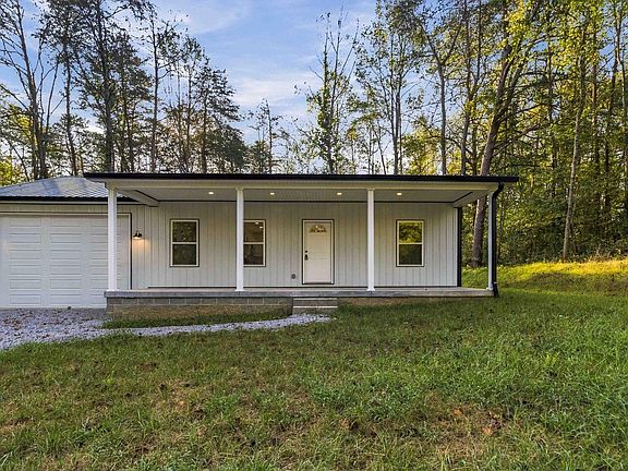 3rd image of 221 Pine Tree Circle Dr
