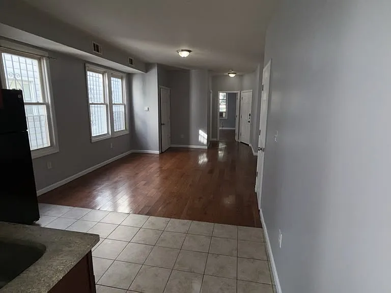 269-271 Hobson St #1L — Photo 3
