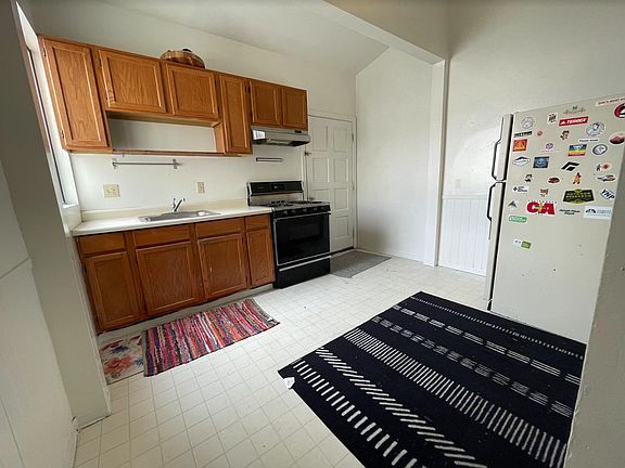 5th image of 438 Clement St APT B