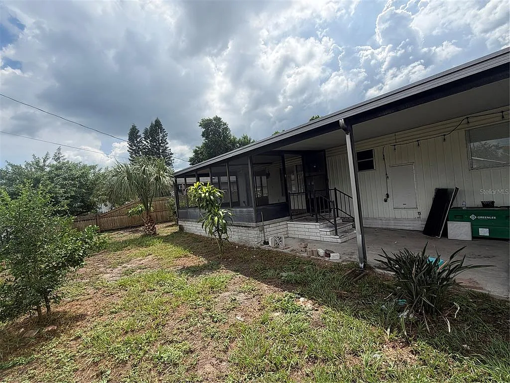 2 bed, 2.0 bath, 1200 sqft, $1,200 — Photo 1