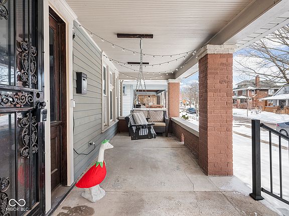 4th image of 102 N Bosart Ave