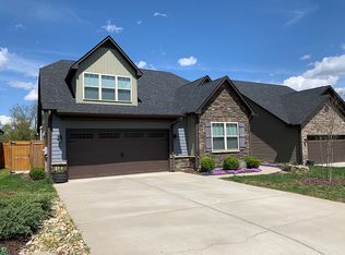 11 Onteora Oaks Dr, Asheville, NC 28803