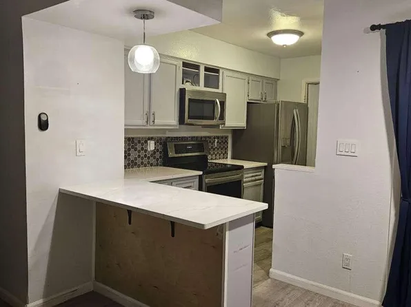 2220 W DORA Street #114, Mesa, AZ 85201