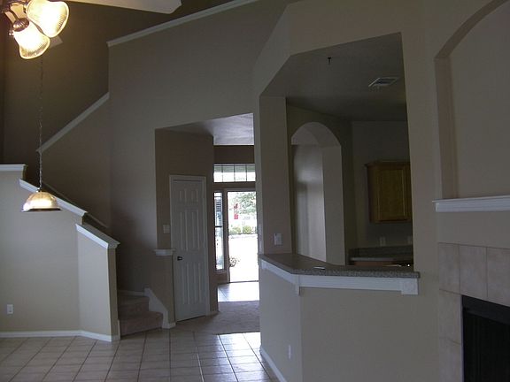 5th image of 300 Hilltop Dr