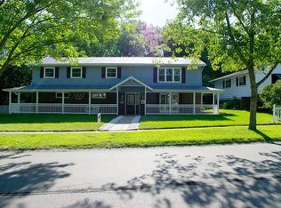 2434 Cahokia Dr, Springfield, IL 62702