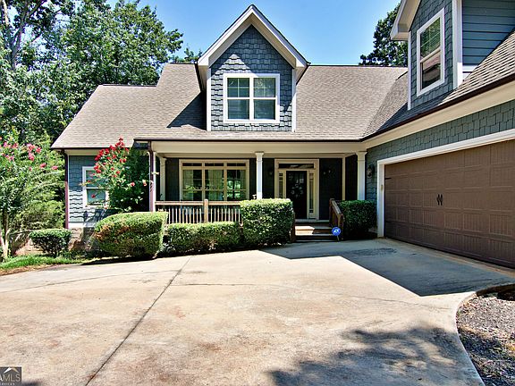 2nd image of 231 Stelling Dr