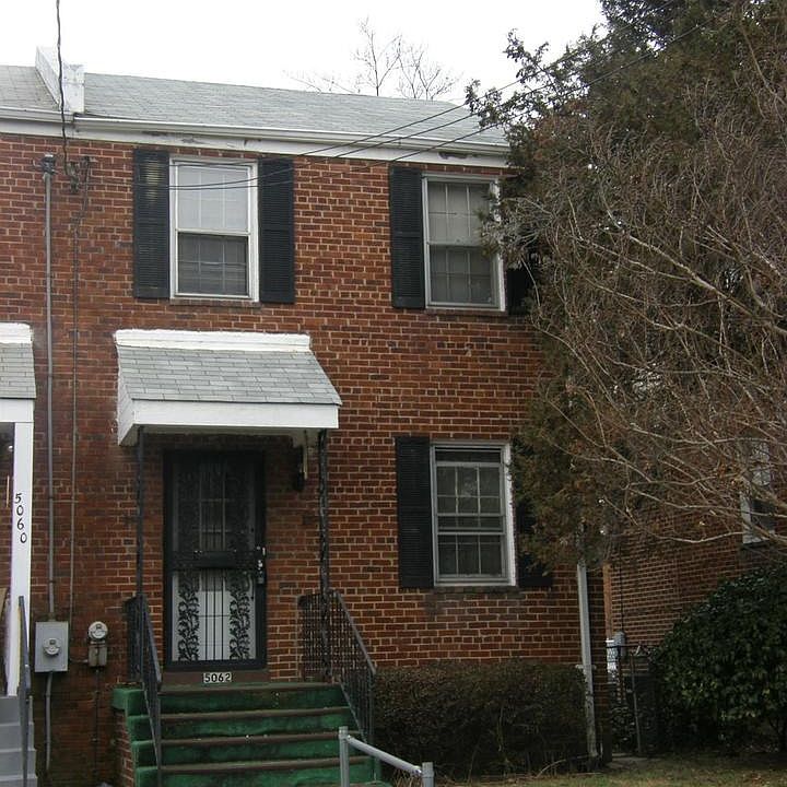 Exterior (Front)