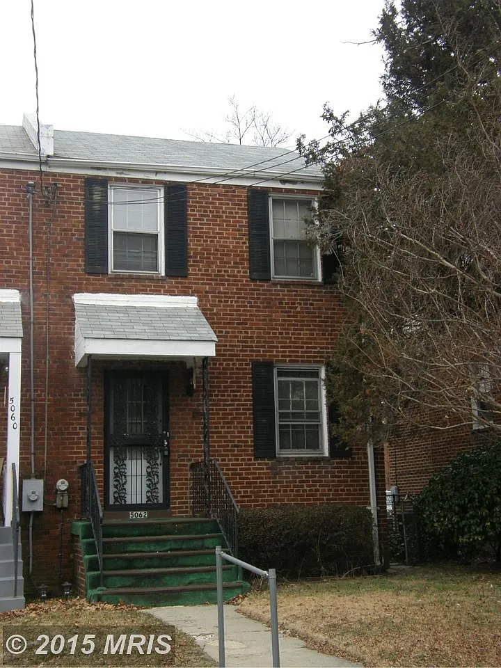 5062 8th St NE photo 1