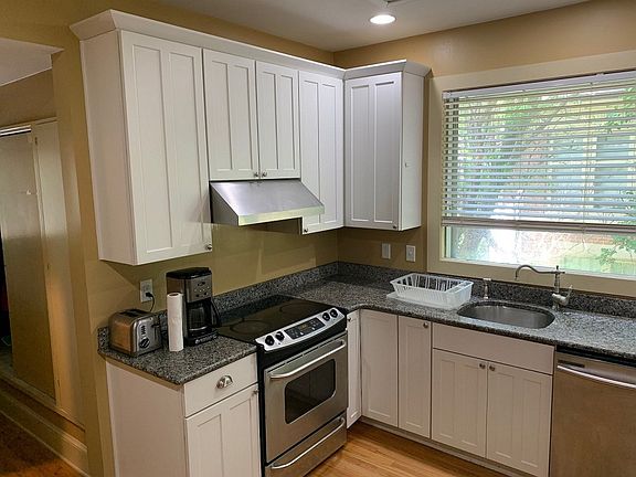 5th image of 34 Riverside Dr