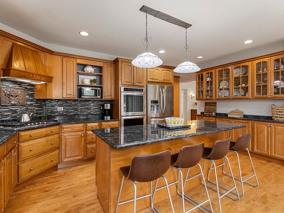 2nd image of 5012 Woodland Ave