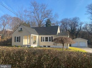 98 Park St, Bordentown, NJ 08505