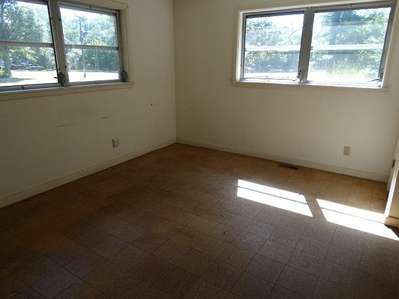 4th image of 115 Live Oak Dr