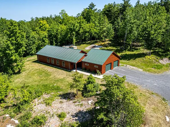 45 Prospect Rd, Keeseville, NY 12944