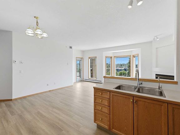5th image of 4512 52nd Ave #422