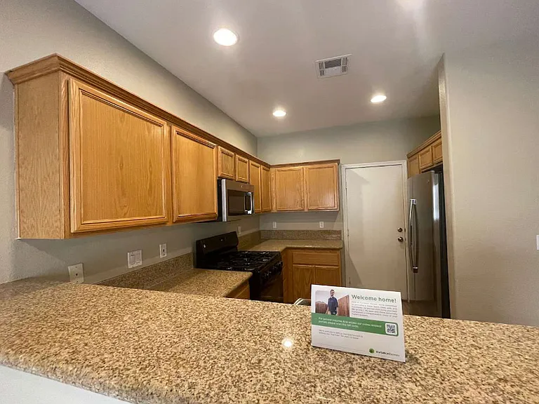 6325 Blushing Willow St — Photo 9