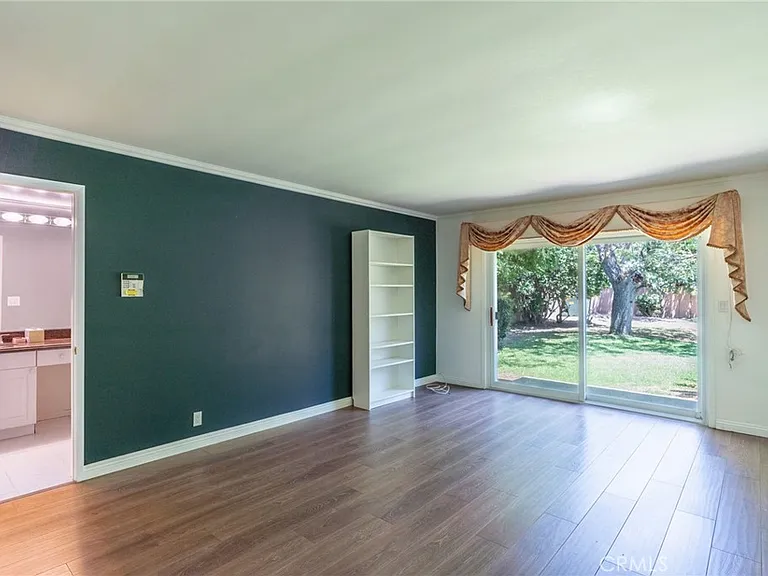 333 W Wistaria Ave — Photo 16