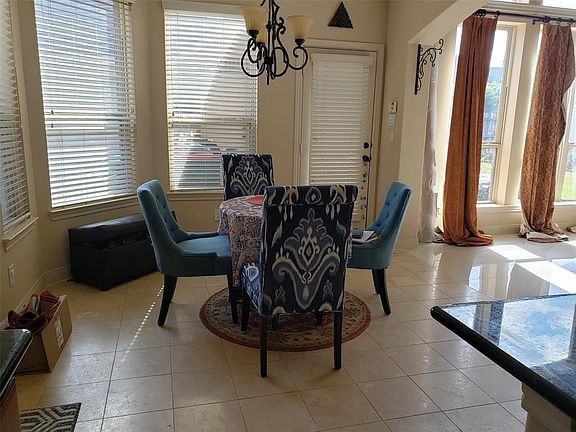 4th image of 5407 Valley Country Ln