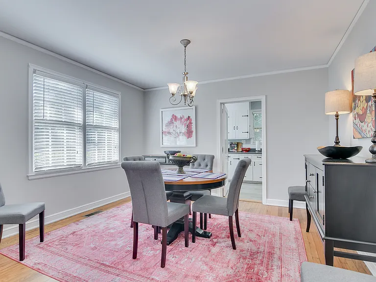 2631 Oakland Ave — Photo 10