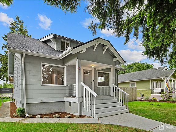 2nd image of 6315 Yakima Avenue